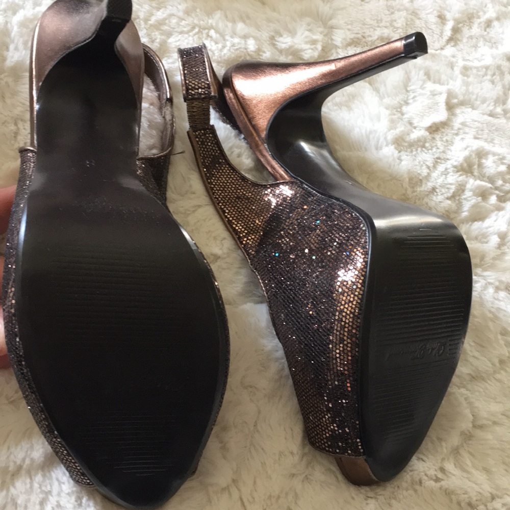 Heels - Picture 2 of 3